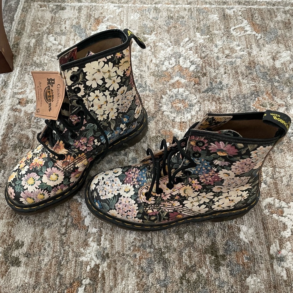 Vintage Floral Dr.Martens